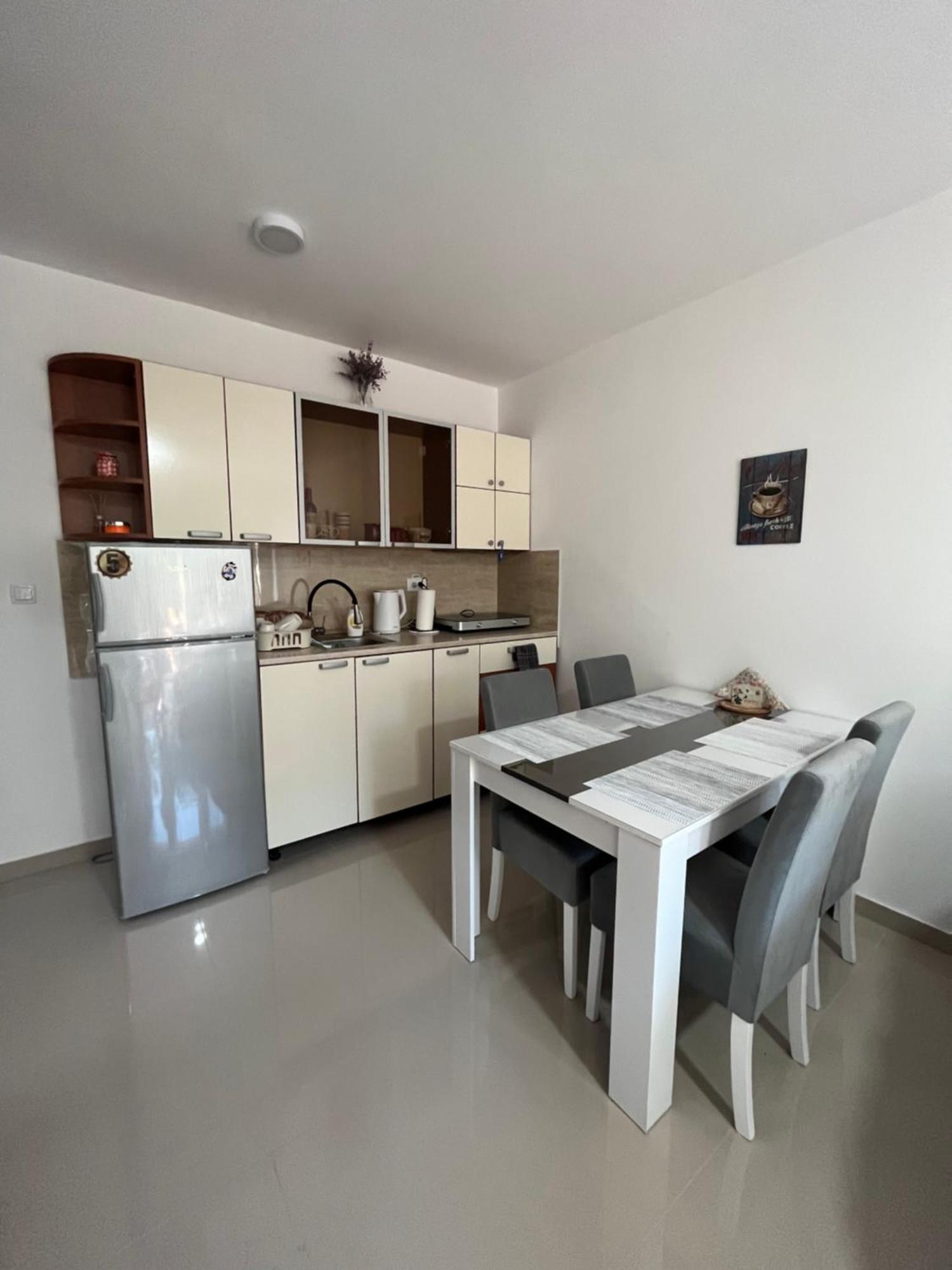 Apartman Miletic Ostrovo Luaran gambar
